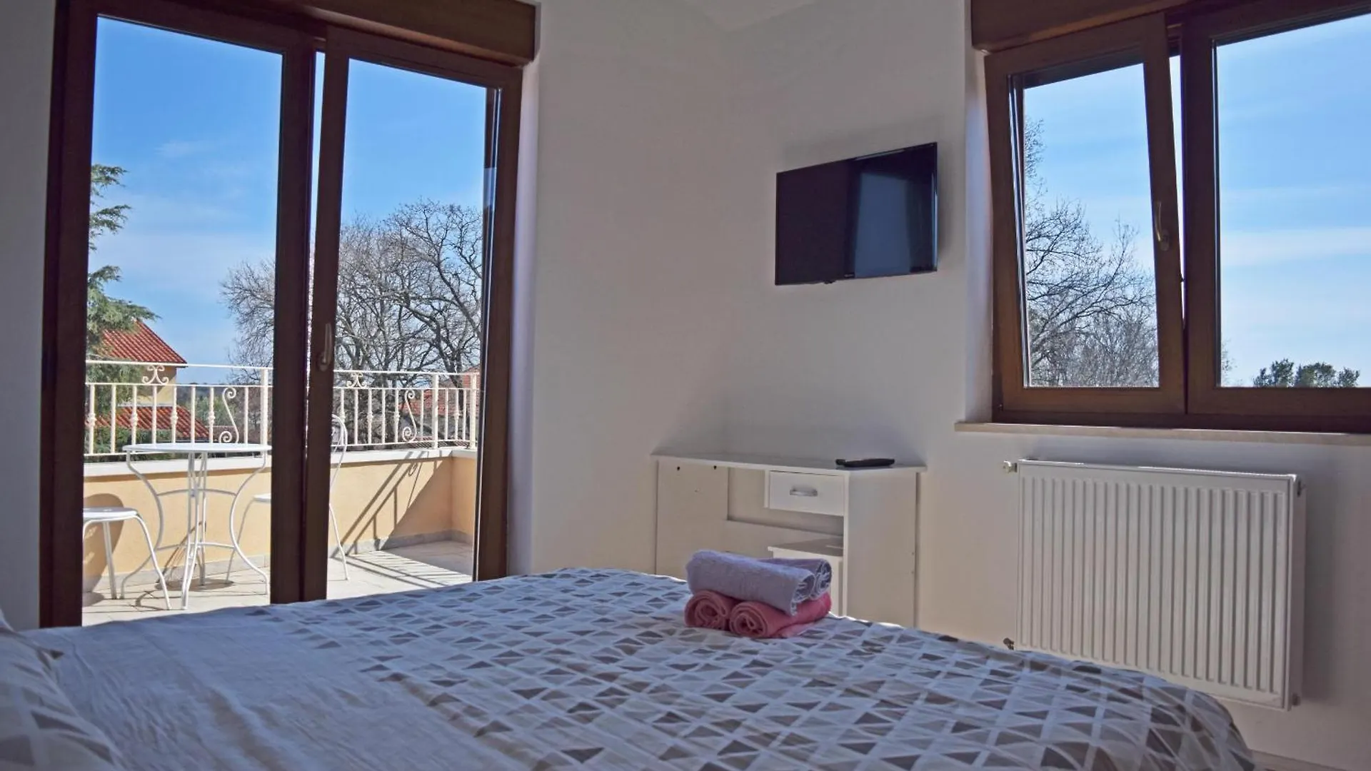 Villa Markulin Near Medulin For 8 People Only 2Km From The Beach Sisan