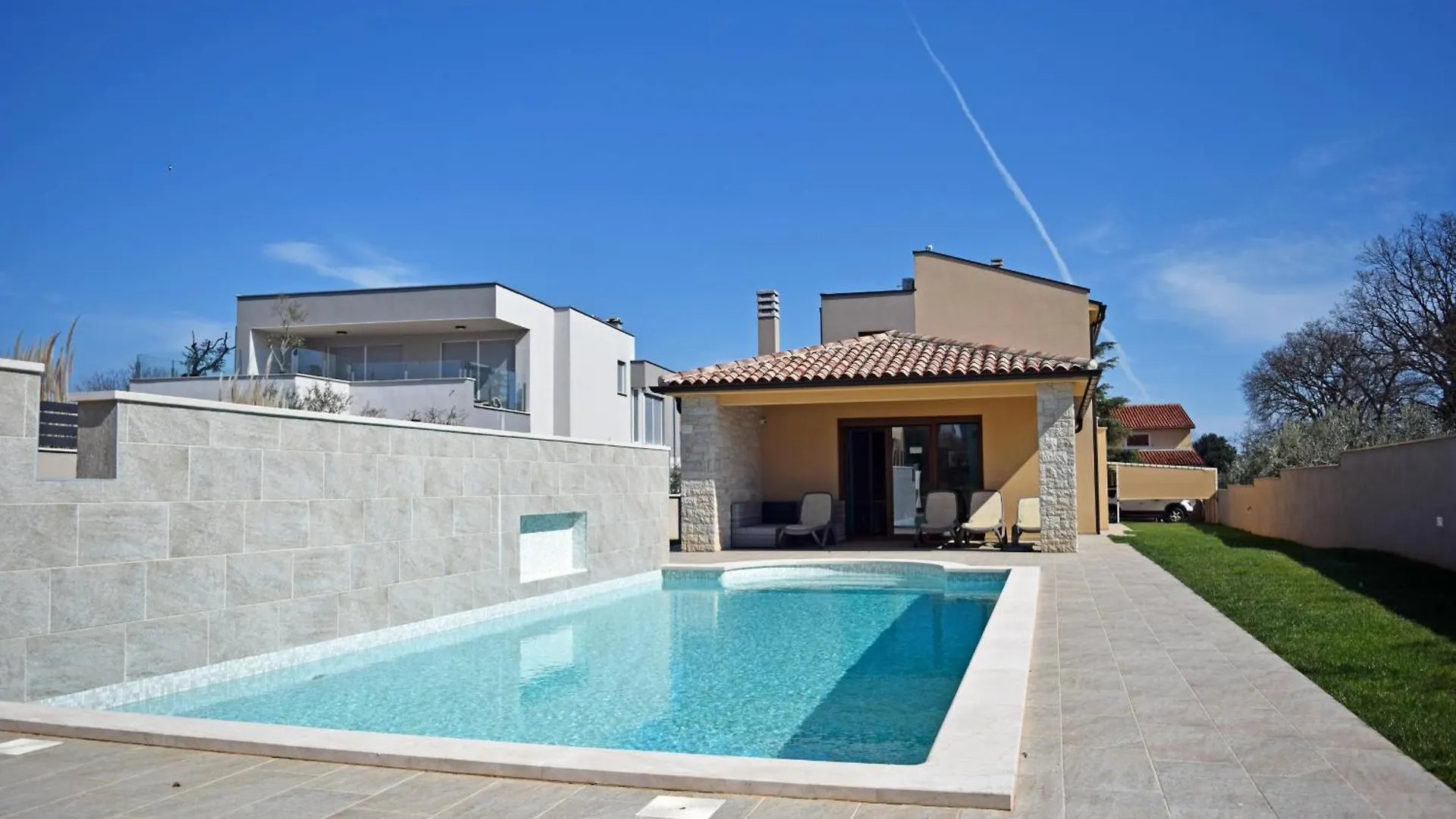 Villa Markulin Near Medulin For 8 People Only 2Km From The Beach Sisan